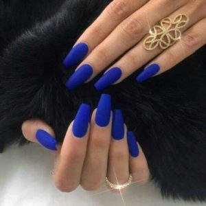 manicure para novias en color azul