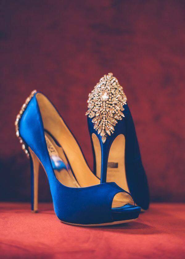 zapatillas para una boda color azul rey