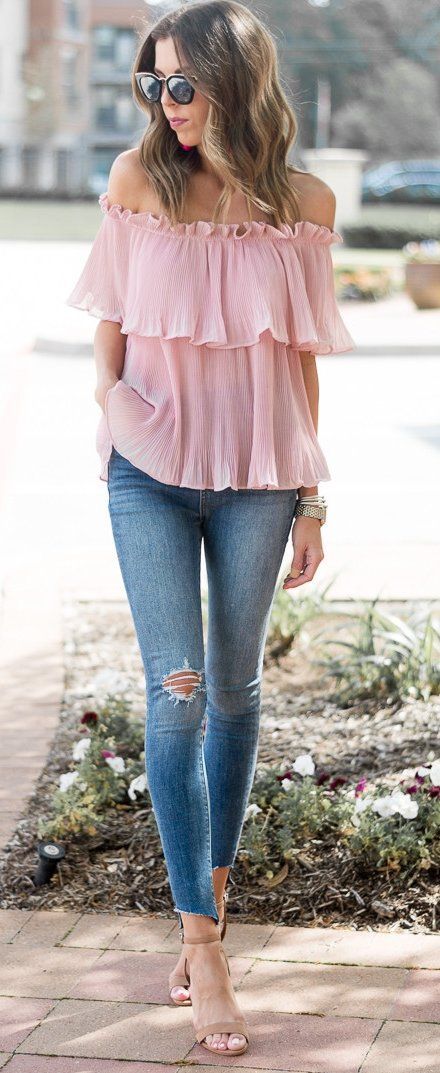 27 Flirty Outfits to Wear Jeans to Your Work