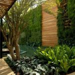 Ideas on how you can decorate the walls of your garden