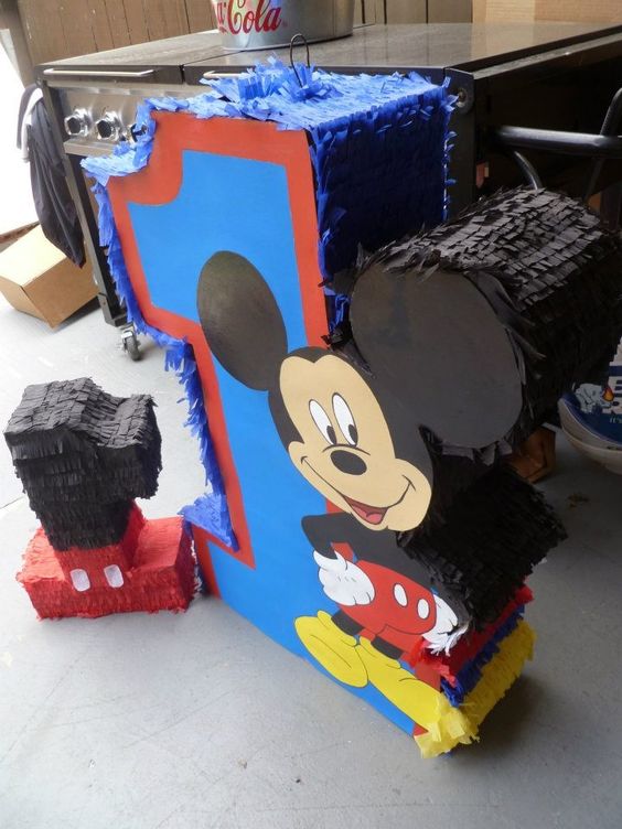 Piñatas para cumpleaños de Mickey Mouse