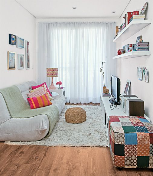 Salas pequeñas que te inspirarán a decorar la tuya - elige un sillón que destaque