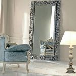 Espejos con molduras para interiores mas elegantes