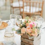 Centros de mesa para bodas con bases de madera
