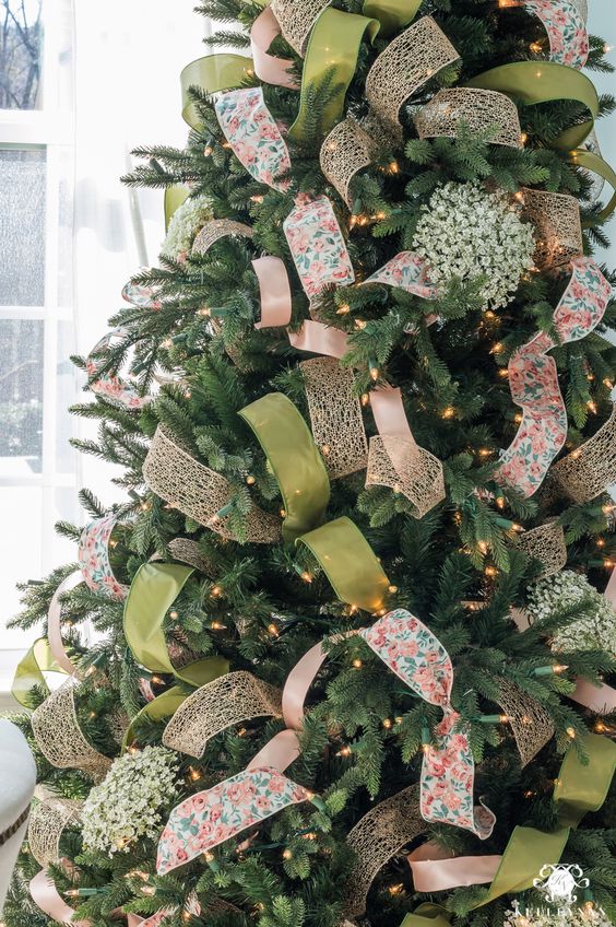Formas de decorar tu Árbol de navidad con listón