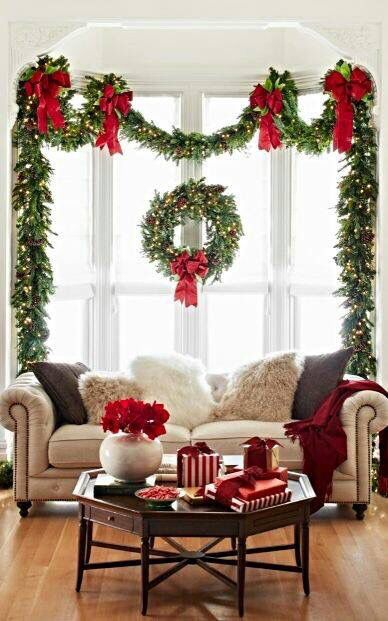 Guirnaldas para decorar en navidad | Escaleras, ventanas y puertas