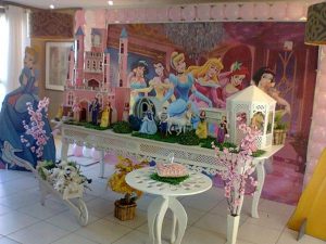 decoracion moderna de fiesta infantil princesas disney (3)
