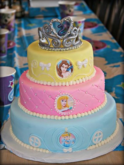pastel de 2 pisos de princesas para fiesta infantil (2)