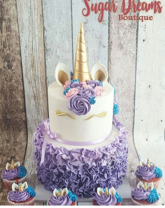 pastel de 2 pisos para fiesta de unicornio