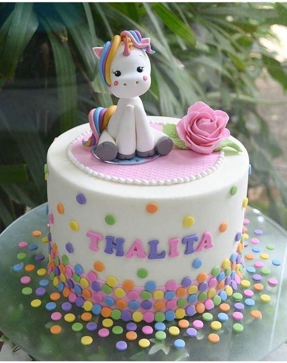 pastel sencillo para niña de unicornio