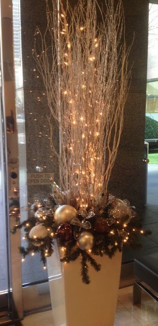 ideas llamativas para decorar tu casa con esferas navideñas