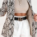 Ideas de outfits con blazer snake print
