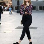 Outfits casuales con jeans para mujeres de 40