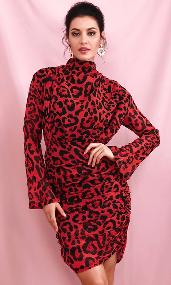 Margaret Mitchell obturador Viaje Looks con estampado rojo de leopardo tendencia 2022 - Como Organizar la Casa