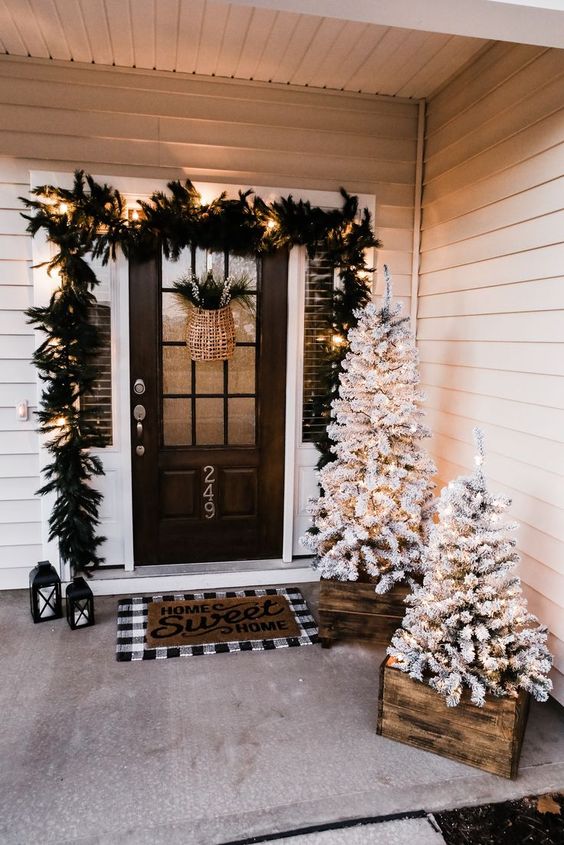 Adornos navideños para la puerta tradicionales