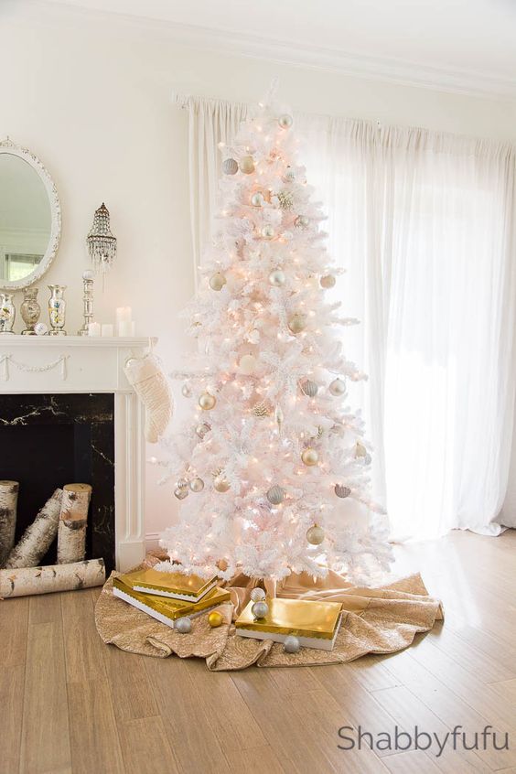 Diseños de pinos de navidad blancos minimalistas