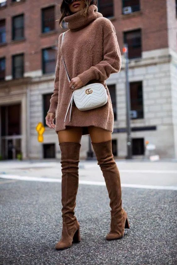 Vestidos estilo sweater con botas largas