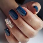 Diseño de uñas azules