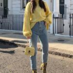 Outfits casuales con jeans y amarillo