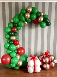 Arcos orgánicos navideños de globos