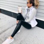 Ideas de looks con leggins para mujeres de 40