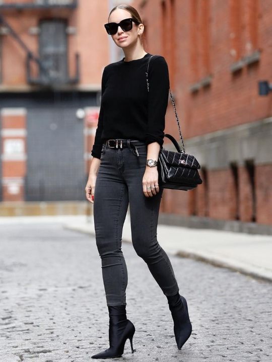 Outfits con jeans negros para invierno