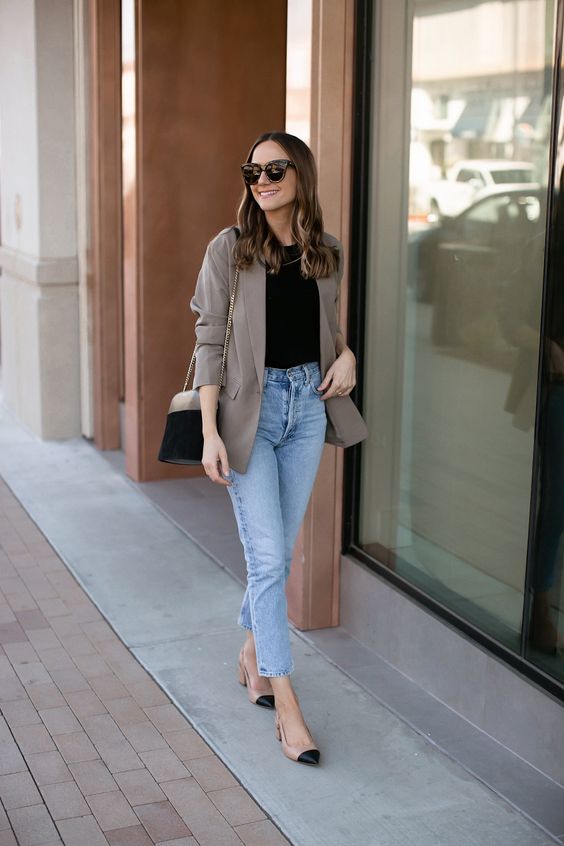 Outfits casuales con jeans perfectos para ir a la oficina