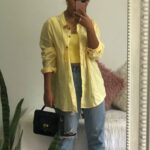 Jeans con camisas color amarillo