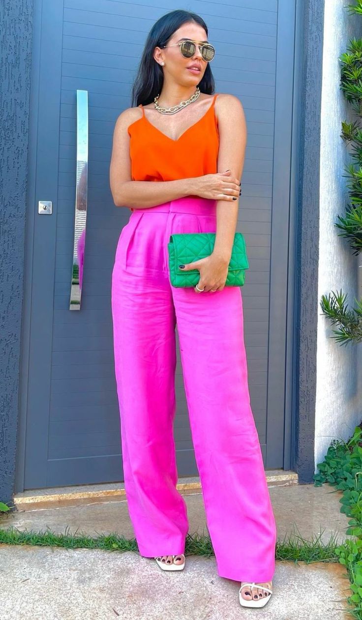 Outfits en bloques de color con blusas color naranja