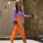 Outfits en bloques de color morado con naranja